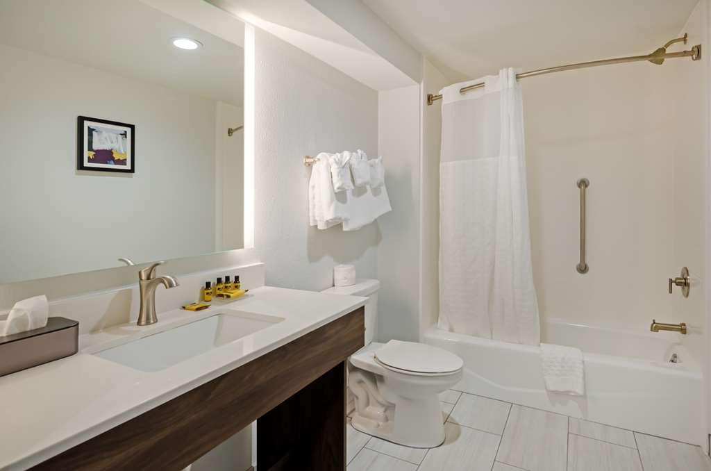 Best Western Plus Harrisonburg Quarto foto